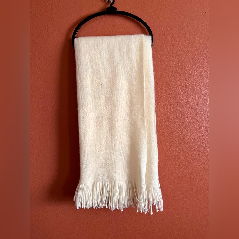 Forever 21 fluffy white scarf